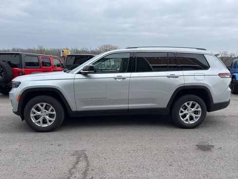 Used 2023 Jeep Grand Cherokee L Limited AWD/4WD image 6
