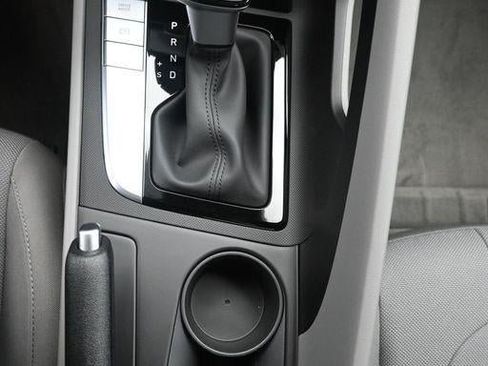 New 2026 Hyundai Elantra SE FWD image 19