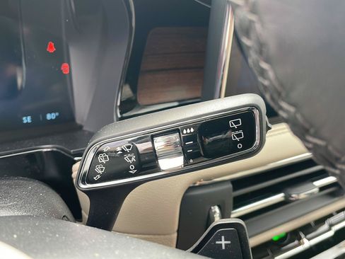 Used 2025 Lincoln Corsair Reserve AWD/4WD image 16