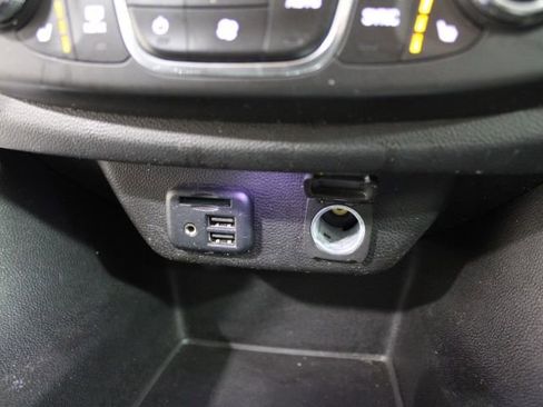 Used 2020 Chevrolet Traverse LT w/ LT Premium Package image 36