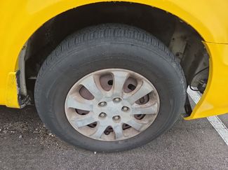 Used 2005 Kia Sedona LX FWD video 2