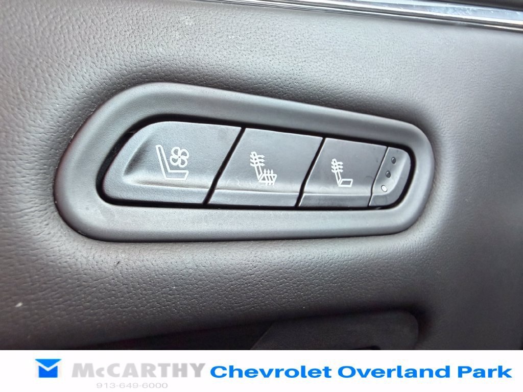 Used 2023 Cadillac Escalade Sport Platinum w/ LPO, ONYX Package AWD/4WD image 15