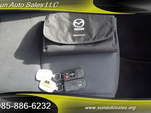 Used 2012 MAZDA MX-5 Miata Sport image 25