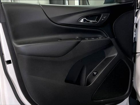 Used 2024 Chevrolet Equinox LT image 9