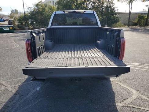Used 2024 Toyota Tundra Platinum AWD/4WD image 28