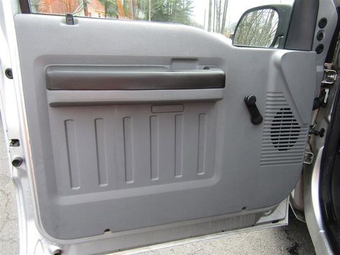 Used 2011 Ford F250 XL image 9