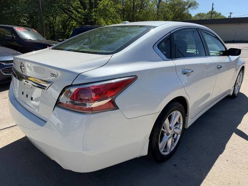Used 2015 Nissan Altima 2.5 SV FWD image 7