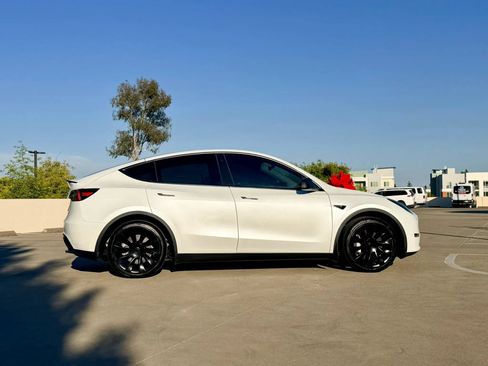 Used 2020 Tesla Model Y Long Range AWD/4WD image 5