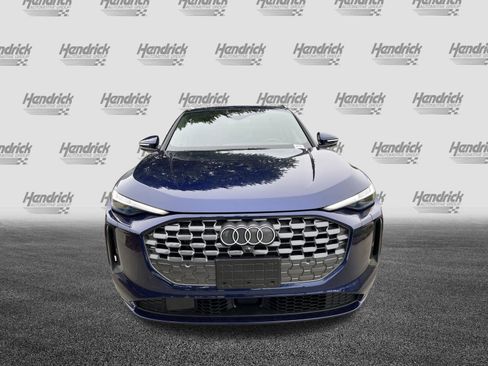 Used 2025 Audi Q5 Premium Plus w/ Premium Plus AWD/4WD image 3