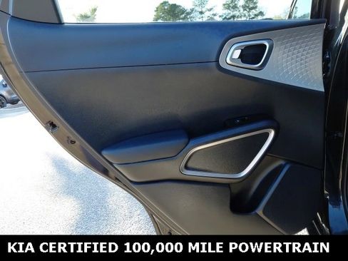Certified 2025 Kia Soul LX image 21