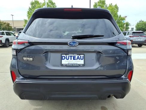 Used 2025 Subaru Forester Premium AWD/4WD image 7