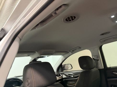 Used 2023 GMC Acadia AT4 image 11