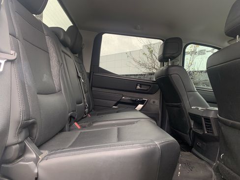 Used 2024 Toyota Tundra Limited image 34