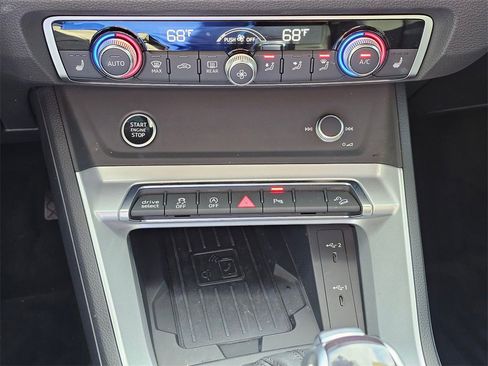 Used 2023 Audi Q3 2.0T Premium Plus w/ Premium Plus Package image 32