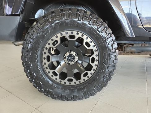 Used 2012 Jeep Wrangler Sahara w/ Dual Top Group AWD/4WD image 11