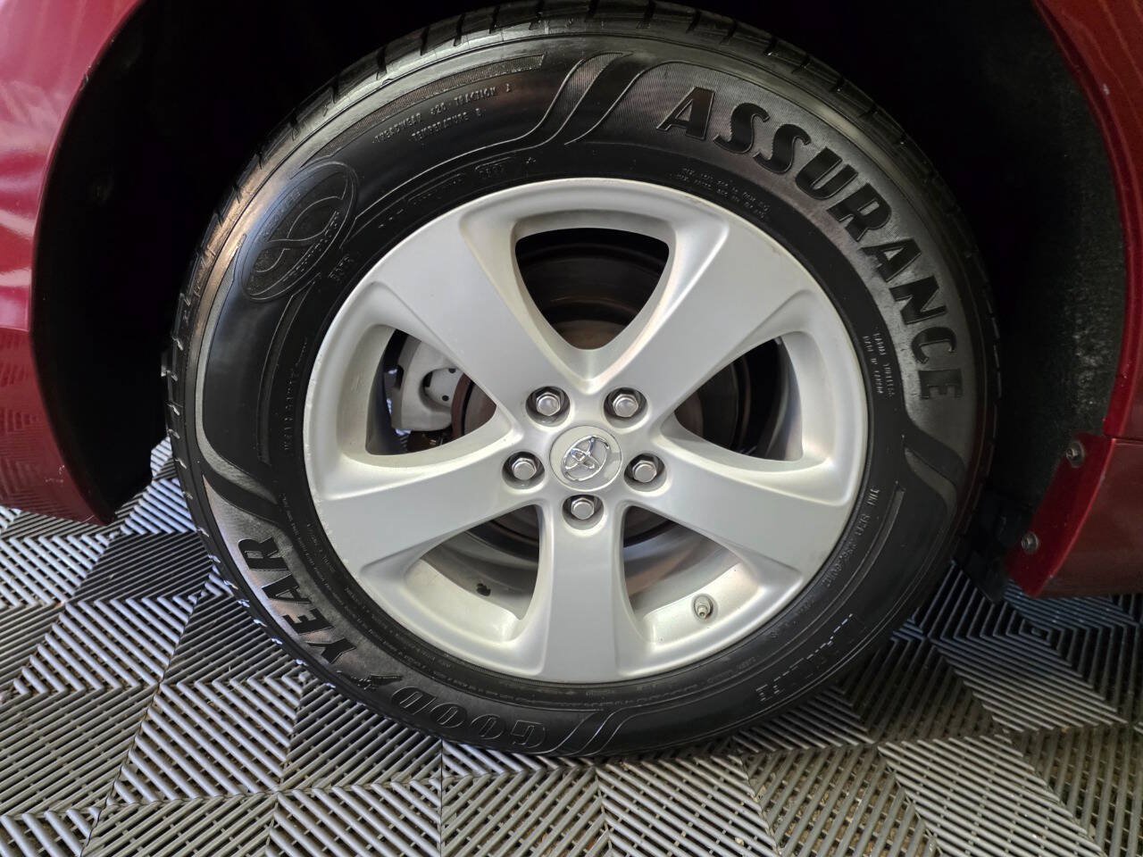 Used 2014 Toyota Sienna LE FWD image 36