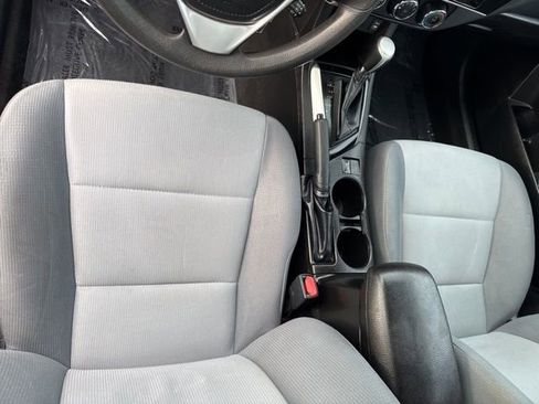 Used 2018 Toyota Corolla L image 15