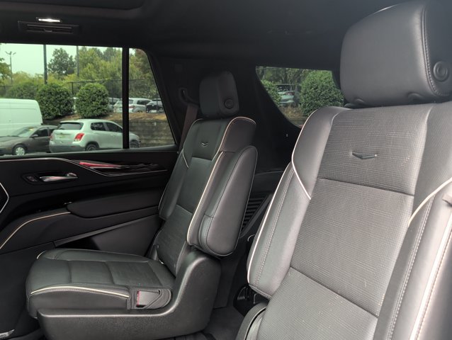 Used 2021 Cadillac Escalade Premium Luxury w/ Performance Package AWD/4WD image 21