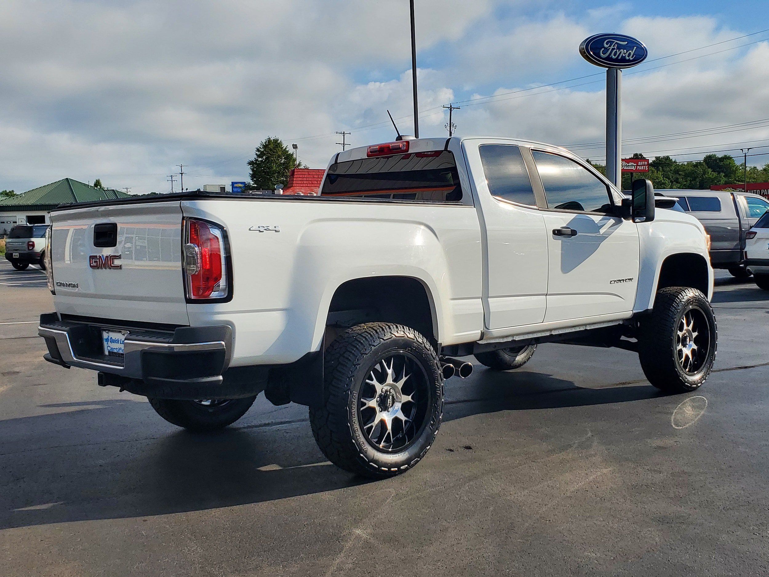 Used 2017 GMC Canyon 4x4 Extended Cab w/ Convenience Package image 4