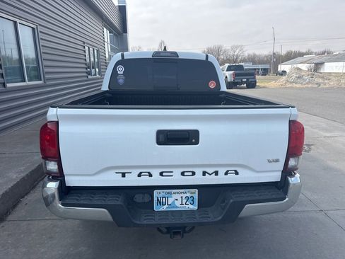 Used 2019 Toyota Tacoma TRD Off-Road image 4