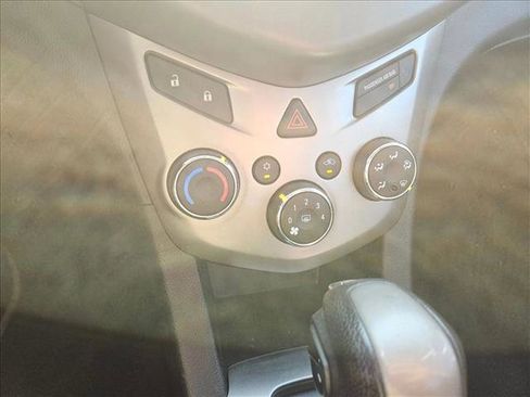 Used 2015 Chevrolet Sonic LT image 17