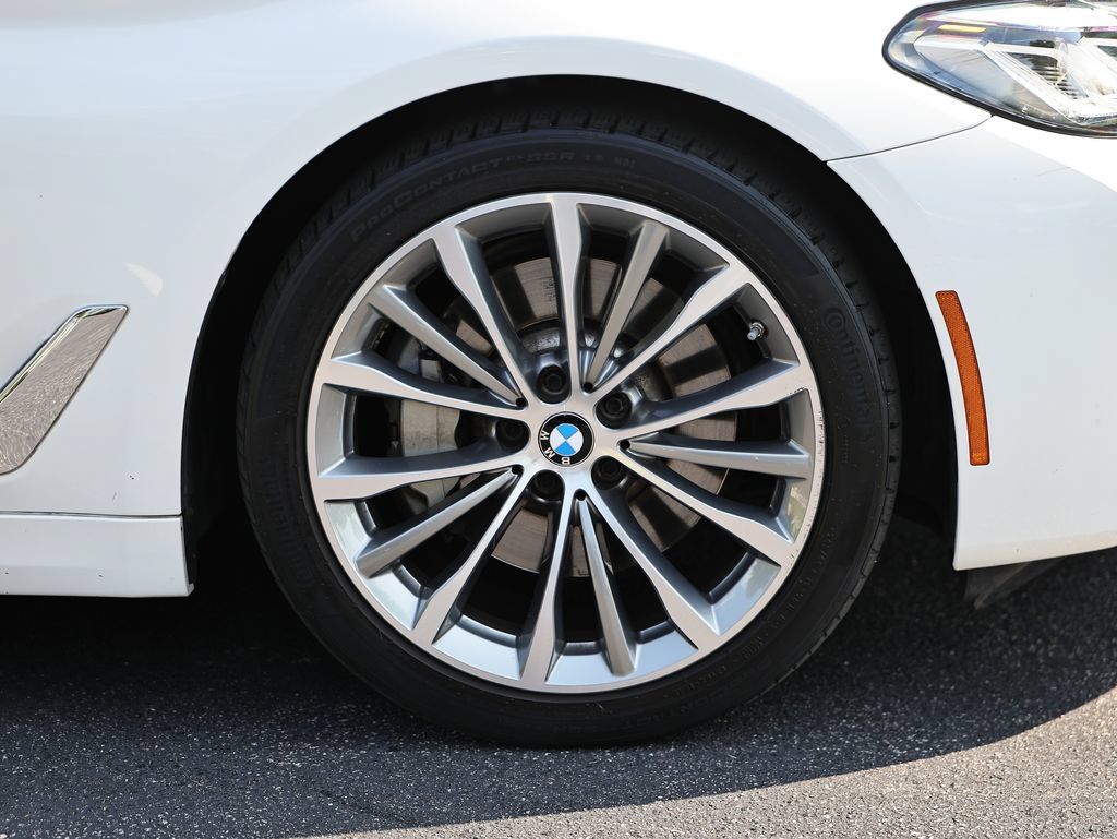 Used 2022 BMW 530i xDrive w/ Convenience Package AWD/4WD image 4