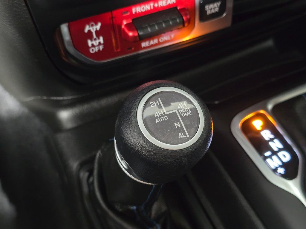 Used 2022 Jeep Wrangler Unlimited Rubicon 4xe AWD/4WD image 21