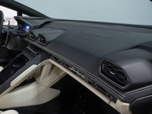 Used 2024 Lamborghini Huracan EVO AWD/4WD image 81