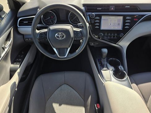 Used 2018 Toyota Camry LE FWD image 26