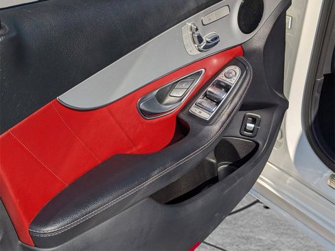 Used 2019 Mercedes-Benz C 300 Sedan image 16