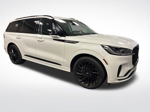 Used 2025 Lincoln Aviator Reserve w/ Jet Appearance Package RWD image 7