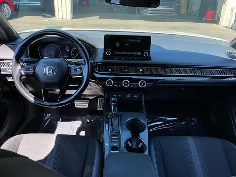 Used 2023 Honda Civic Sport image 15