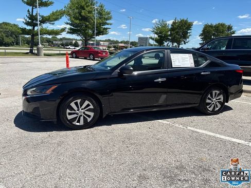 Used 2024 Nissan Altima 2.5 S FWD image 16