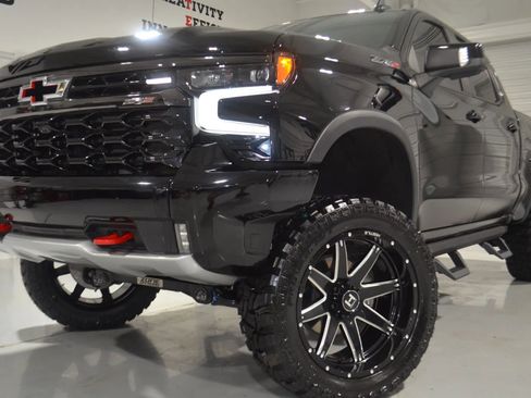 Used 2023 Chevrolet Silverado 1500 ZR2 w/ Technology Package image 1