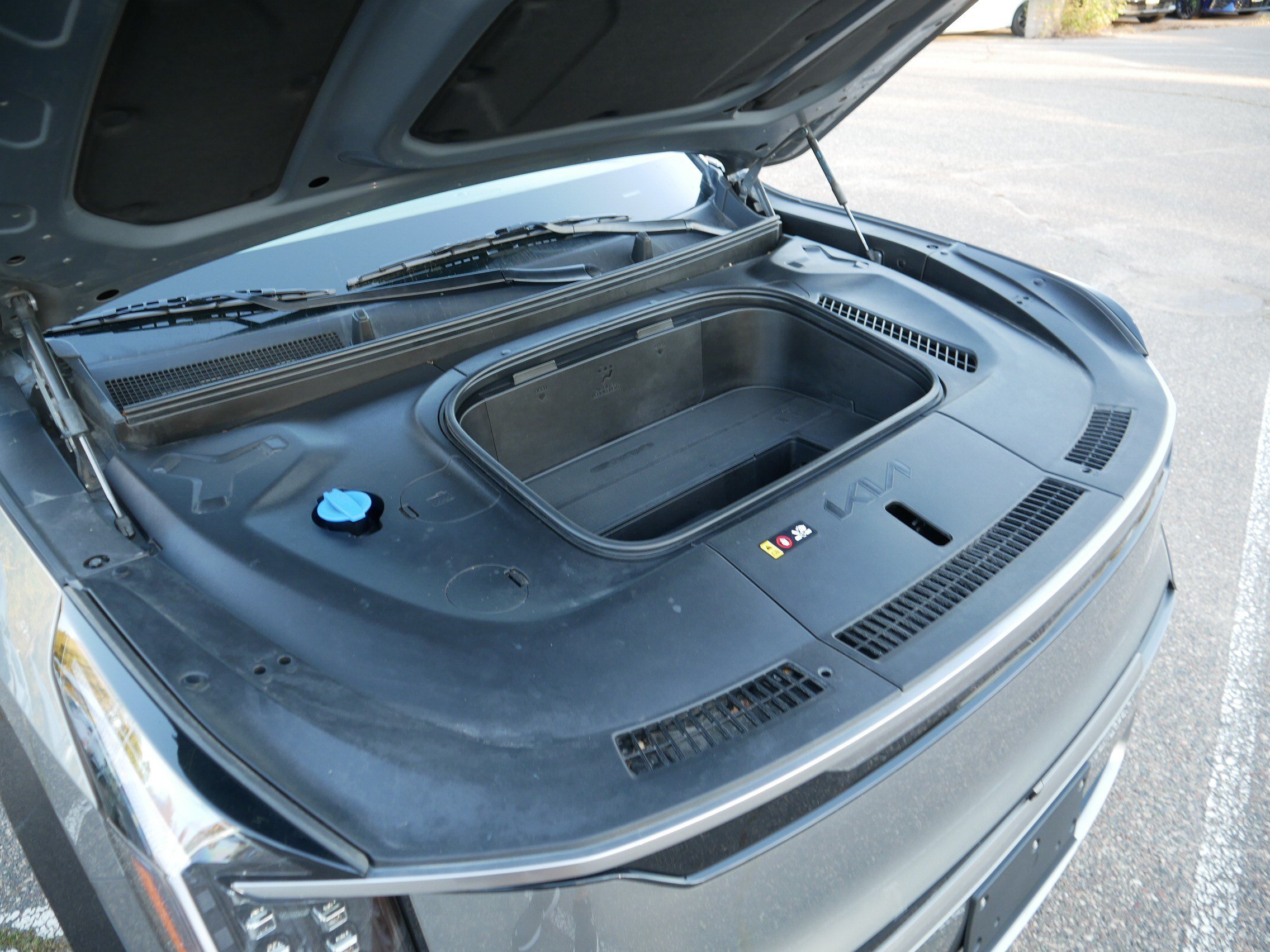 Certified 2024 Kia EV9 Land w/ Towing Package AWD/4WD image 35
