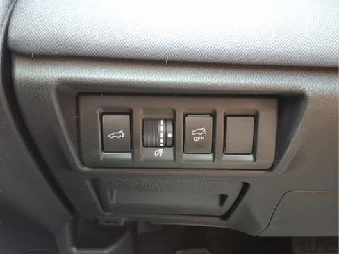 Used 2020 Subaru Outback Premium image 17