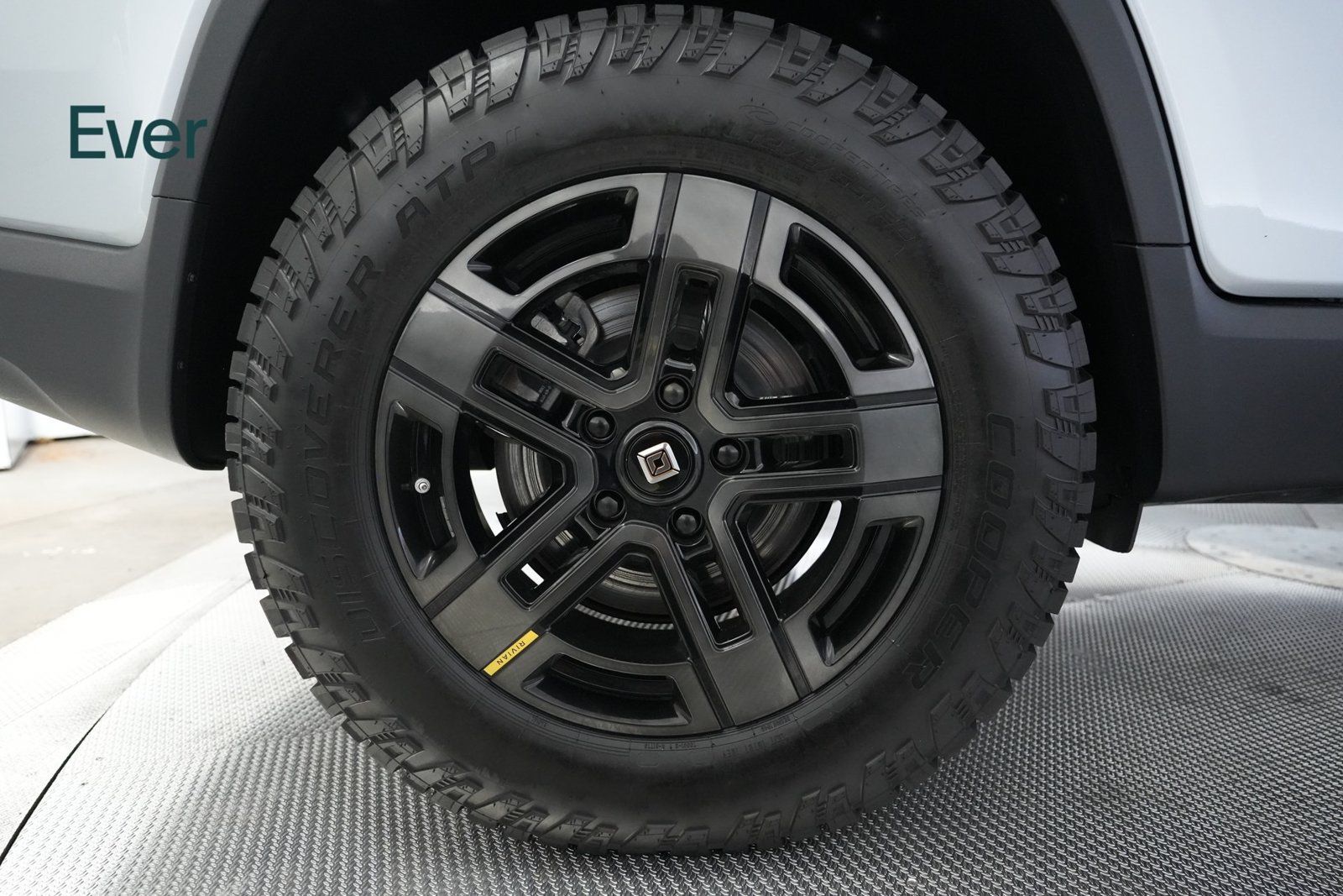 Used 2024 Rivian R1T Adventure Dual AWD/4WD image 21