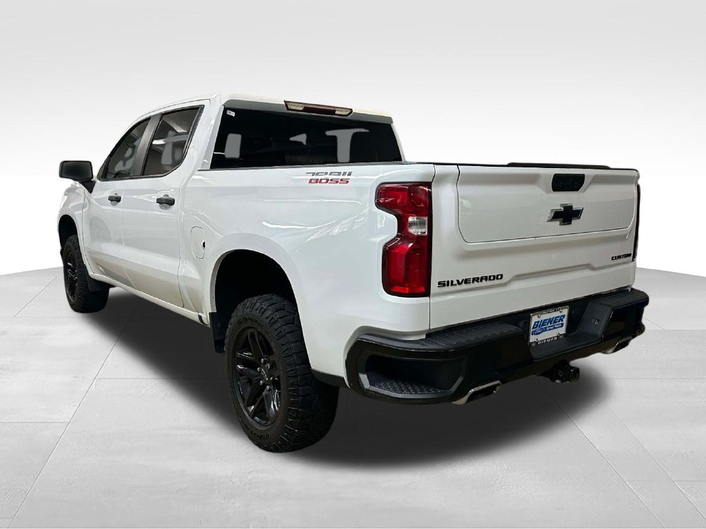 Used 2021 Chevrolet Silverado 1500 Custom Trail Boss w/ LPO, Dark Essentials Package AWD/4WD image 9