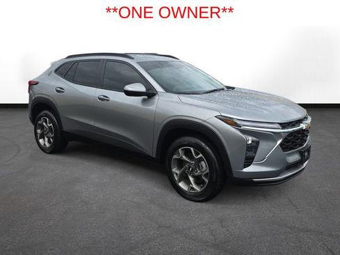 Used 2024 Chevrolet Trax LT w/ Driver Confidence Package image 4