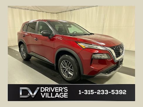 Used 2023 Nissan Rogue S image 1