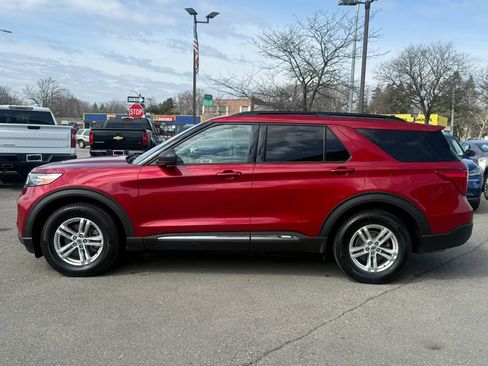 Used 2020 Ford Explorer XLT w/ Equipment Group 202A image 8