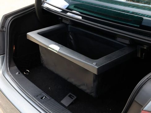 Used 2016 Mercedes-Benz E 350 E 350 4MATIC Sedan 4D image 19