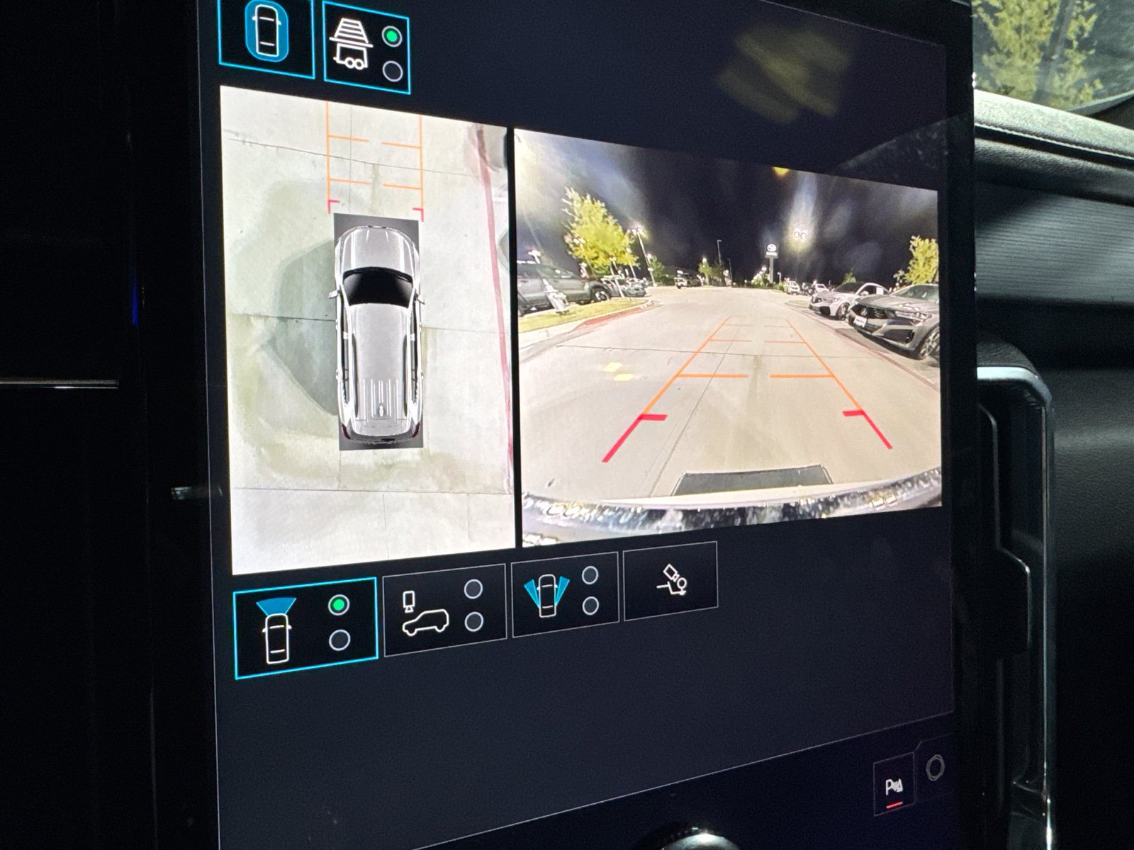 Used 2025 GMC Acadia Elevation FWD image 17