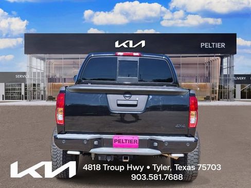 Used 2020 Nissan Frontier SV w/ Midnight Edition Floor Mats AWD/4WD image 5