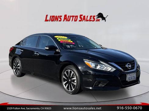 Used 2017 Nissan Altima 2.5 SV w/ Convenience Package FWD image 3