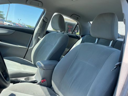 Used 2011 Toyota Corolla LE FWD image 10