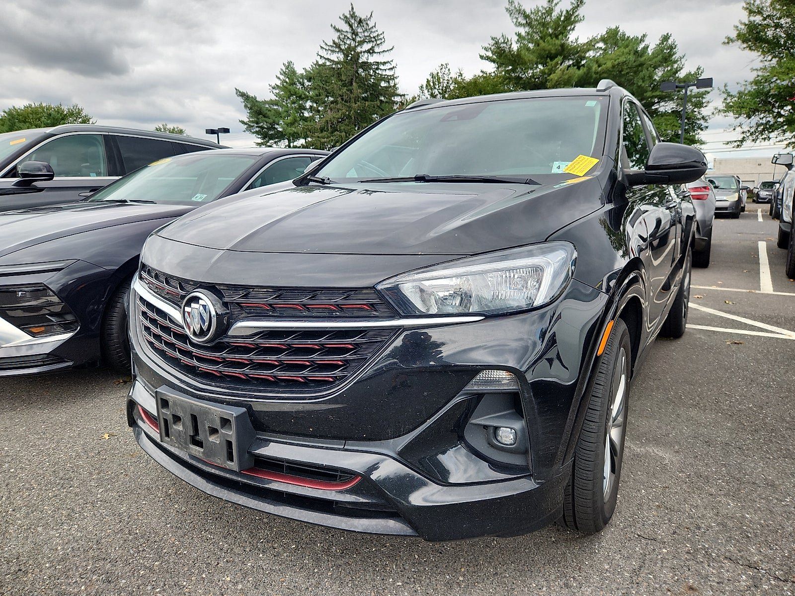 Used 2022 Buick Encore GX Select w/ Sport Touring Package FWD image 4