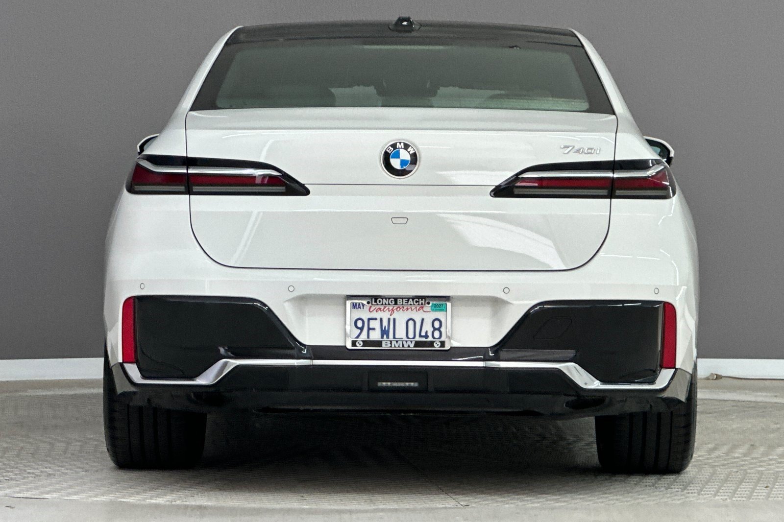 Used 2023 BMW 740i RWD image 9