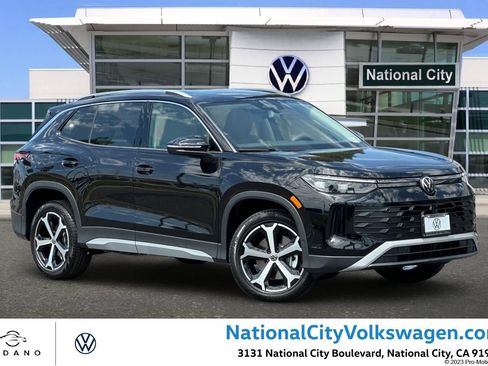 New 2026 Volkswagen Tiguan SE AWD/4WD image 1