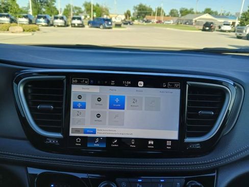 New 2027 Chrysler Pacifica Select AWD/4WD image 24